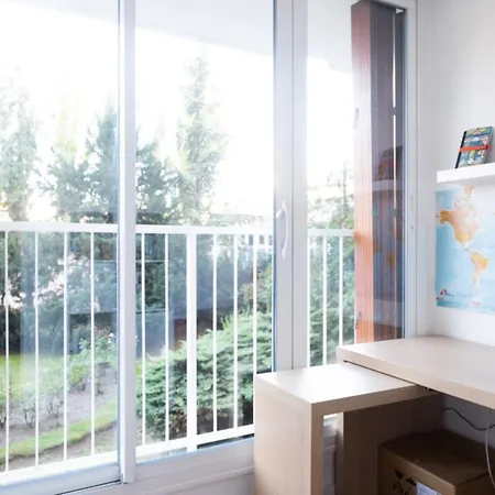 Spacious Close To Nation شقة