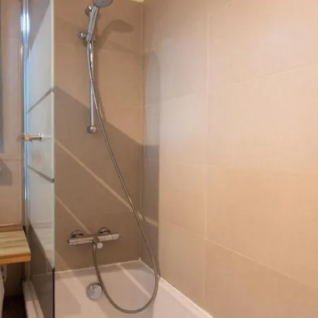 Apartment Spacious Close To Nation Paris